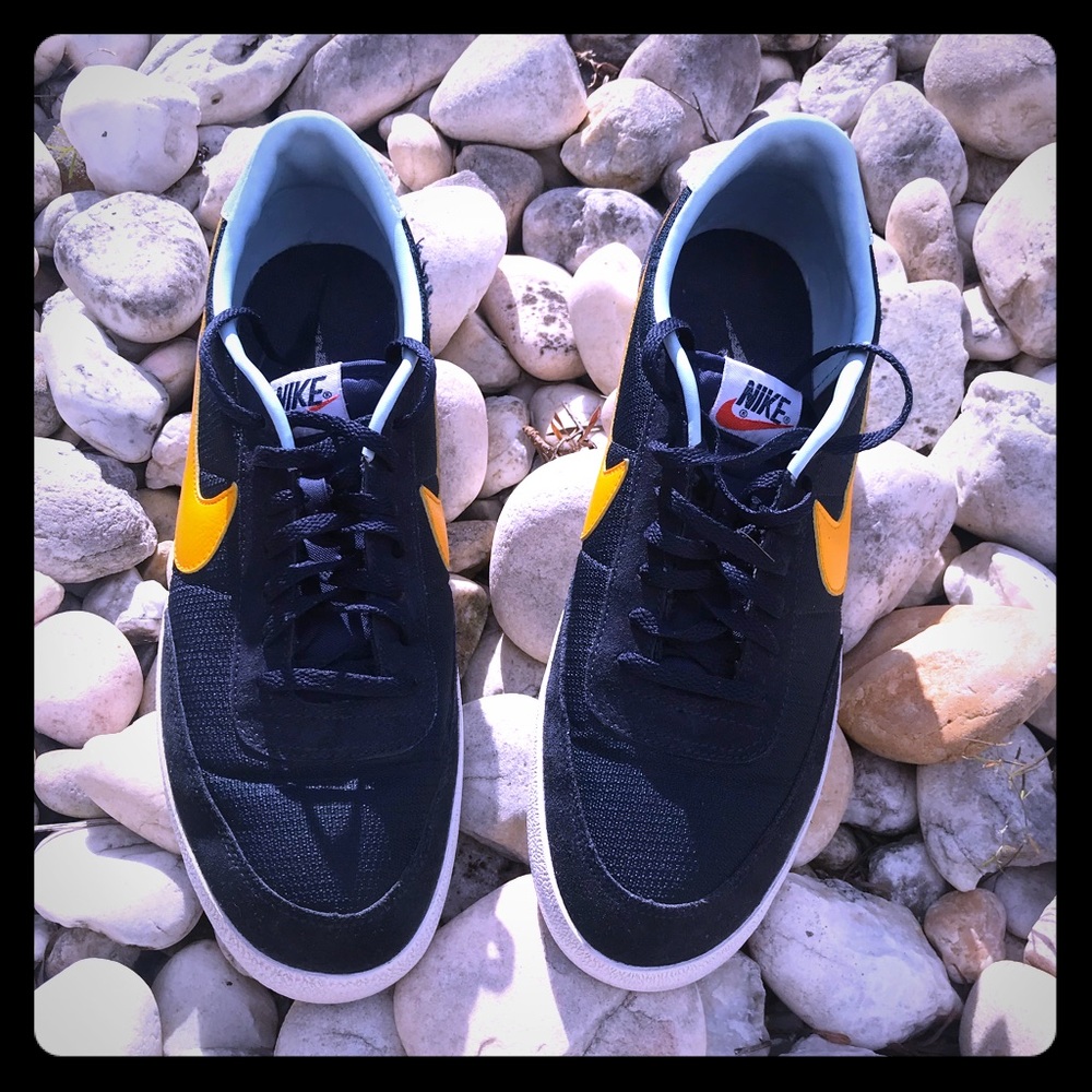 CHEAP USED Blue white and yellow Nike’s
